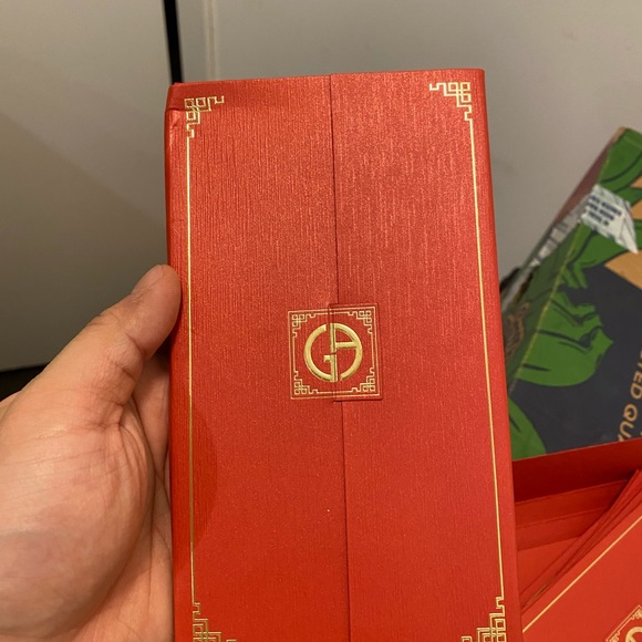 Giorgio Armani red envelope gift - Picture 5 of 9